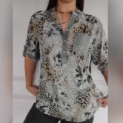 Camisa Casual Feminina com Estampado de Meio Botão