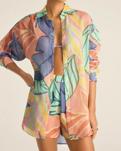 Conjunto de camisa e calções para mulher