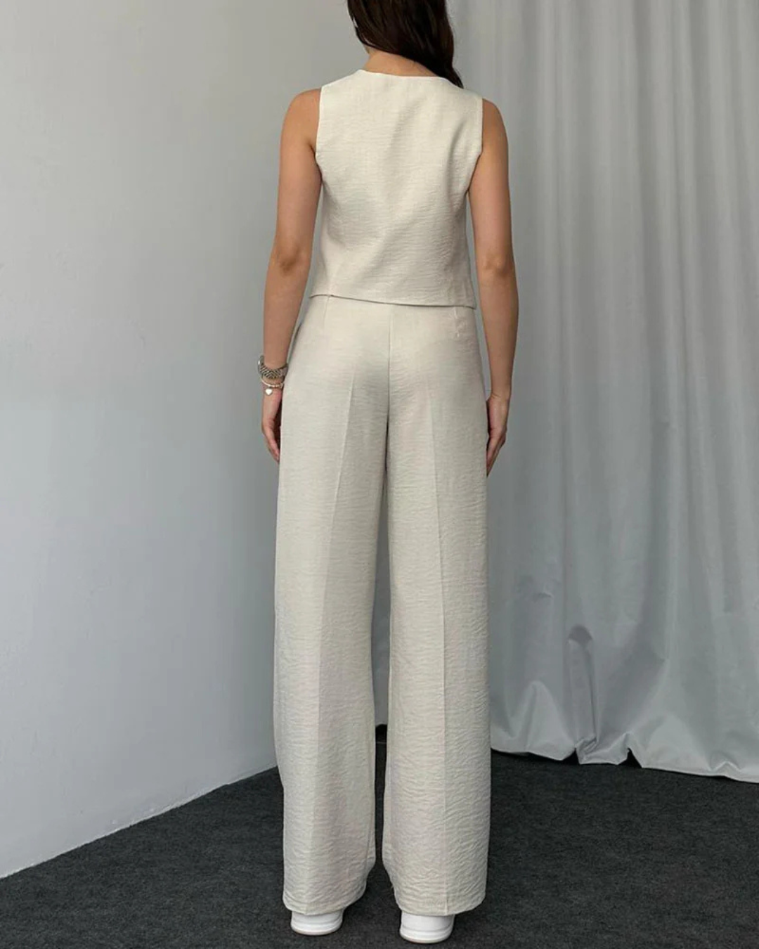 Conjunto de duas peças de colete e calças com cintura ajustável