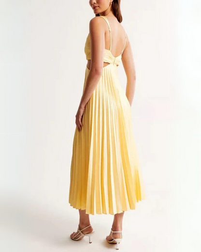 Vestido plissado com decote em V em tecido de seda