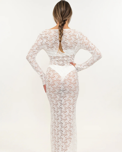 Conjunto de biquíni com vestido de renda