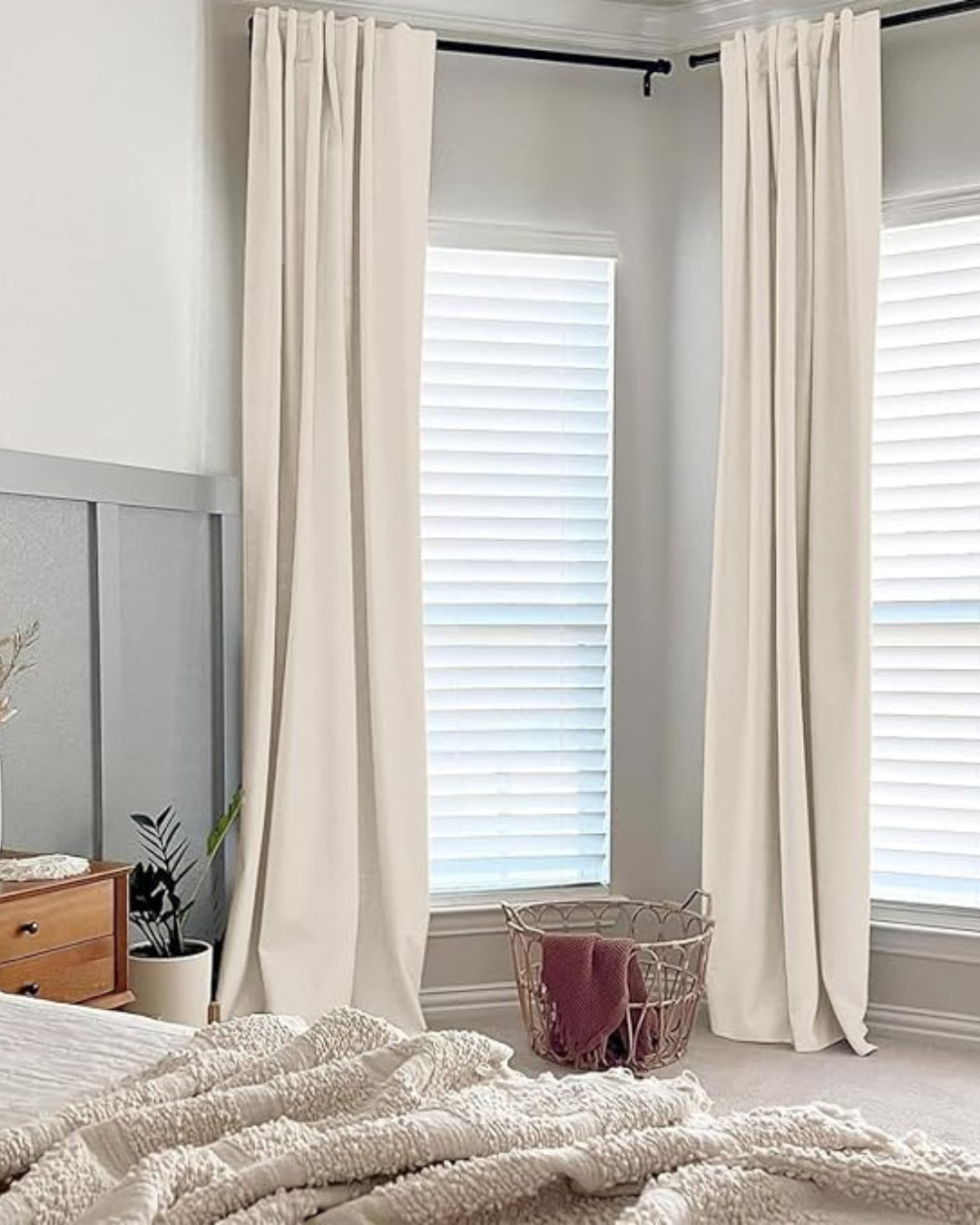 Cortina Dupla de Camada com Bloqueio de Luz (Dimensões 213 cm de comprimento x 132 cm de largura)