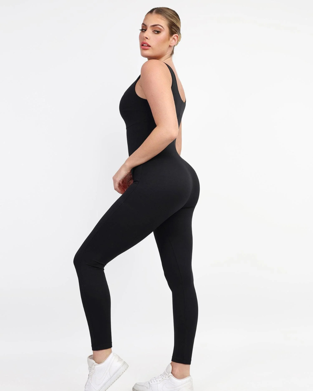 Body Adelgaçante para as Coxas com Decote Quadrado