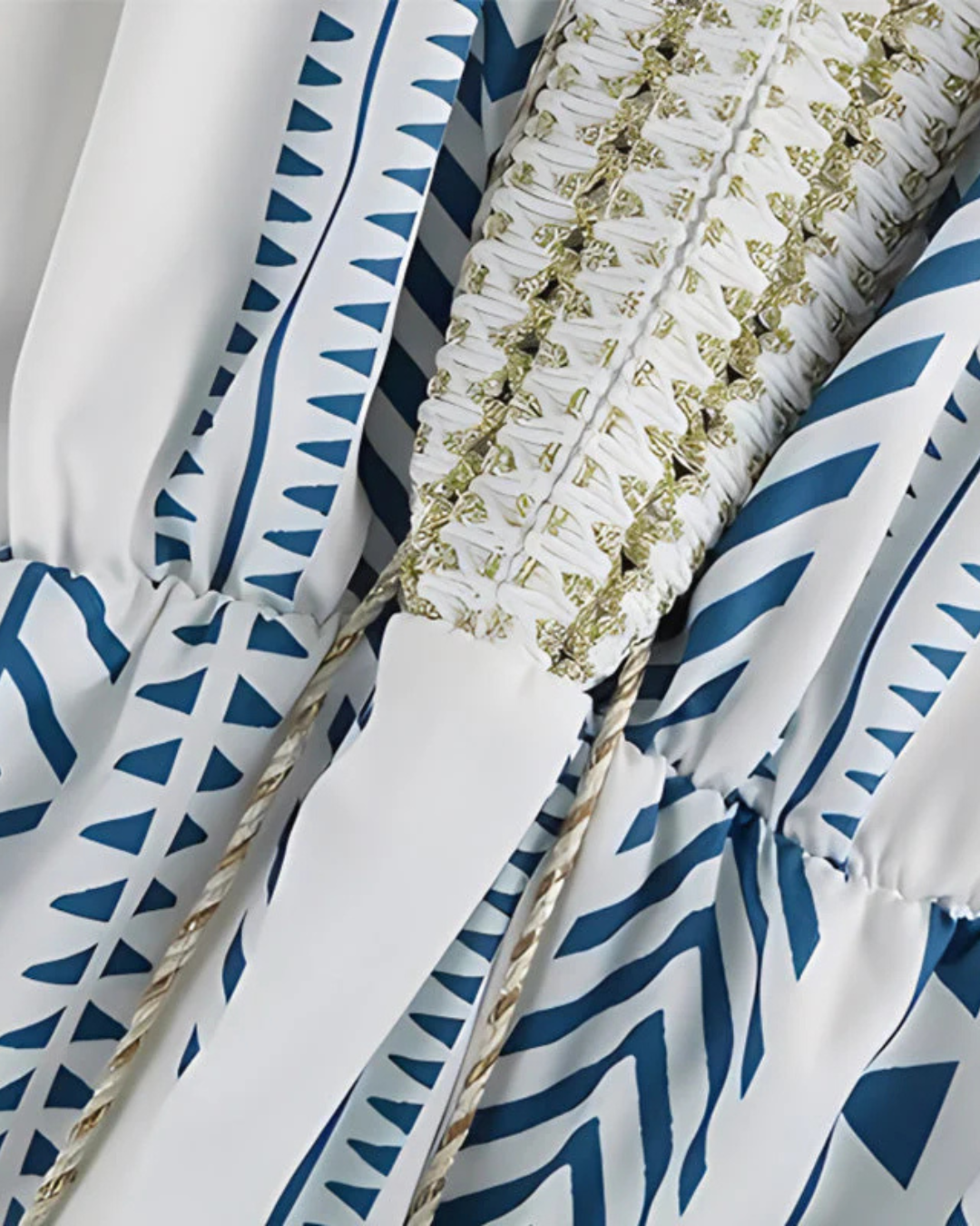 Vestido Elegante com Renda e Estampado