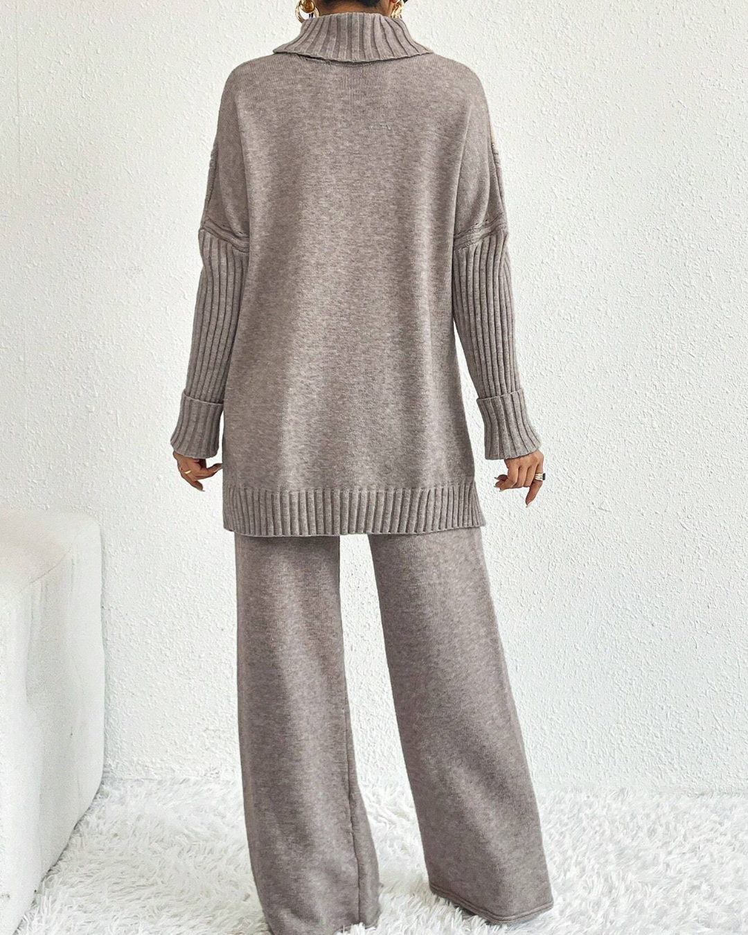 Conjunto Elegante de Duas Peças: Suéter Texturizado com Fenda e Bainha + Calças de Malha de Perna Larga