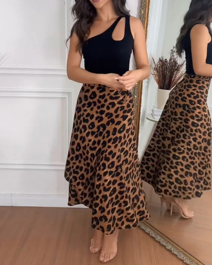 Conjunto de Duas Peças com Top Liso de um Ombro e Saia Estampada