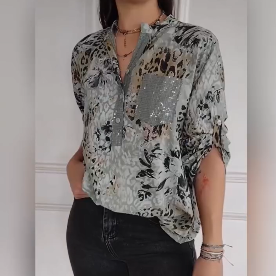 Camisa Casual Feminina com Estampado de Meio Botão