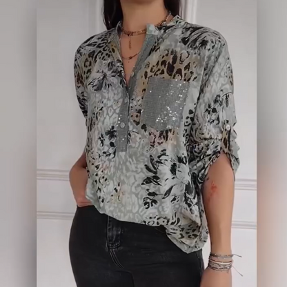 Camisa Casual Feminina com Estampado de Meio Botão