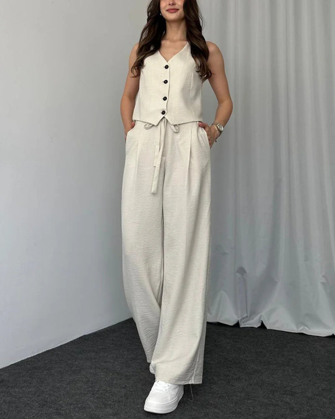 Conjunto de duas peças de colete e calças com cintura ajustável