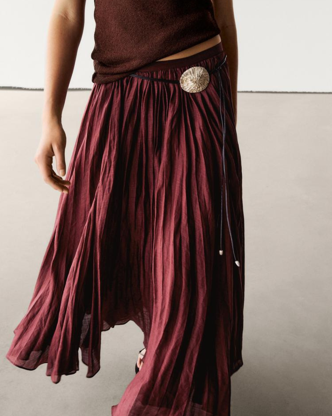 Saia Comprida Plissada para Mulher com Estilo Fluido