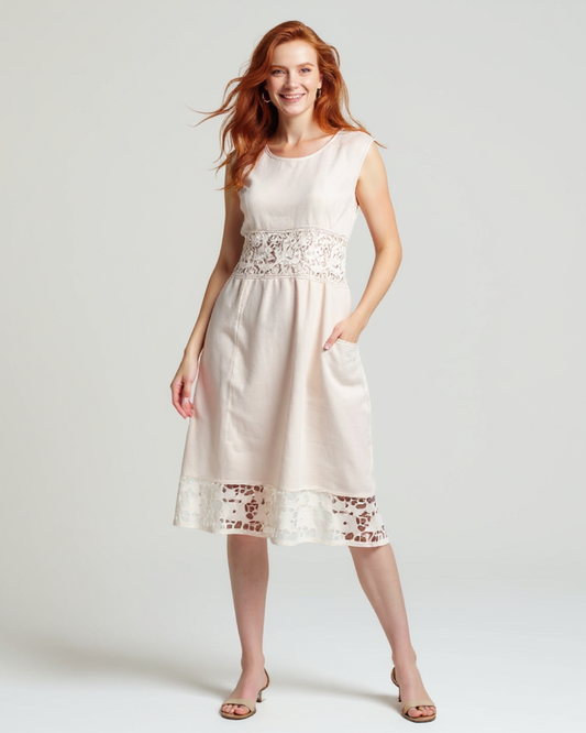 Vestido casual sem mangas e com renda