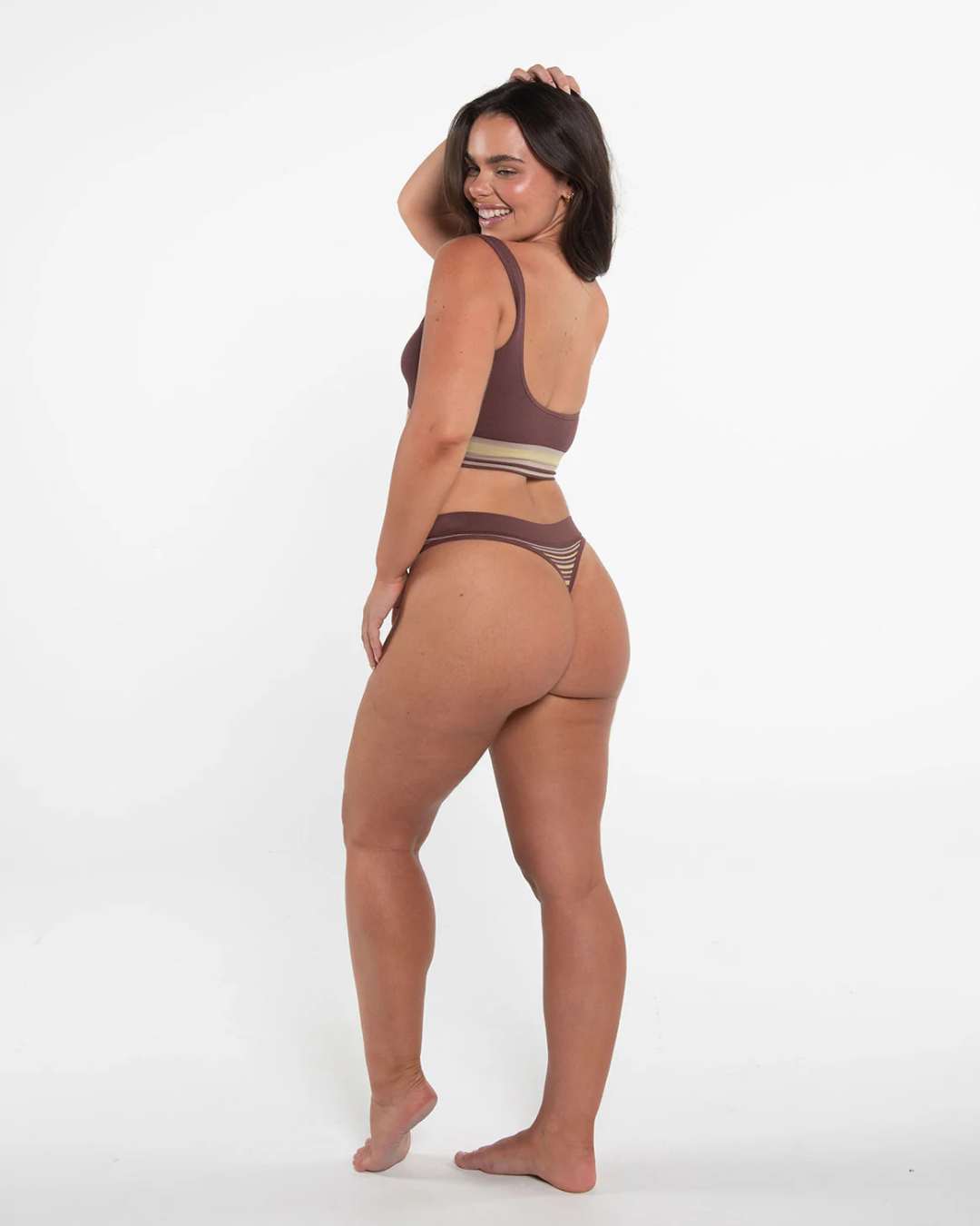 Conjunto de Soutien e Calcinhas às Riscas com um Design Confortável e Desportivo