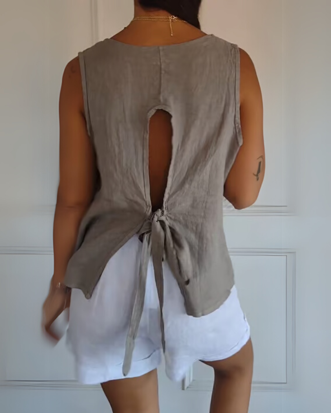 Blusa de Algodão e Linho com Alças nas Costas