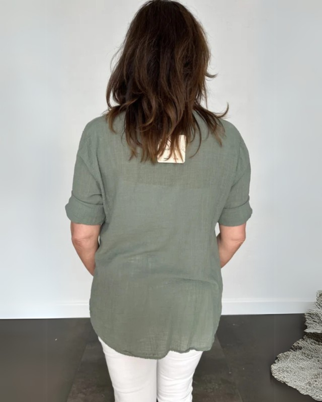 Camisa de Linho Texturizado com Mangas Ajustáveis Estilo Casual e Fresco