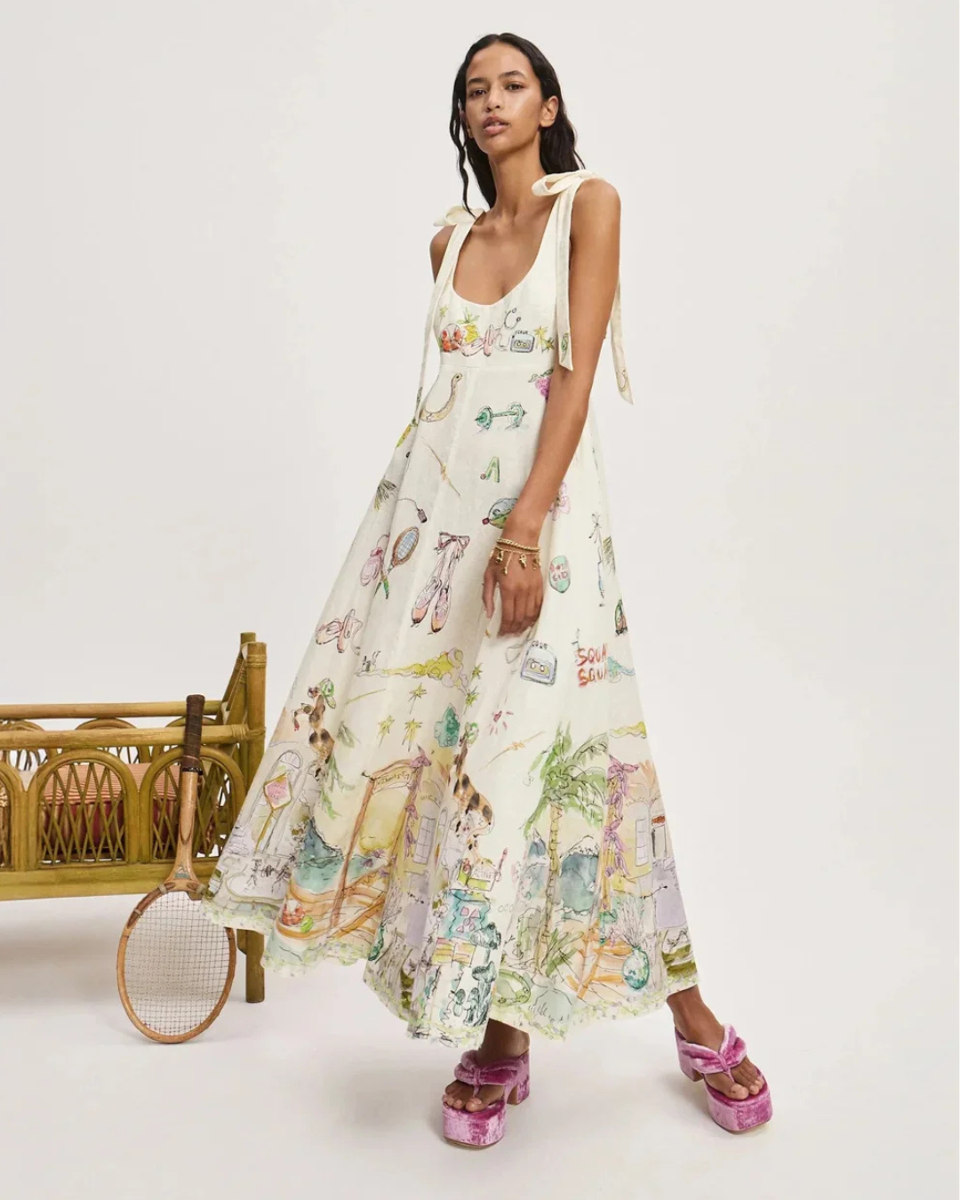 Vestido comprido com folhos e pormenor de laço com estampado de ballet