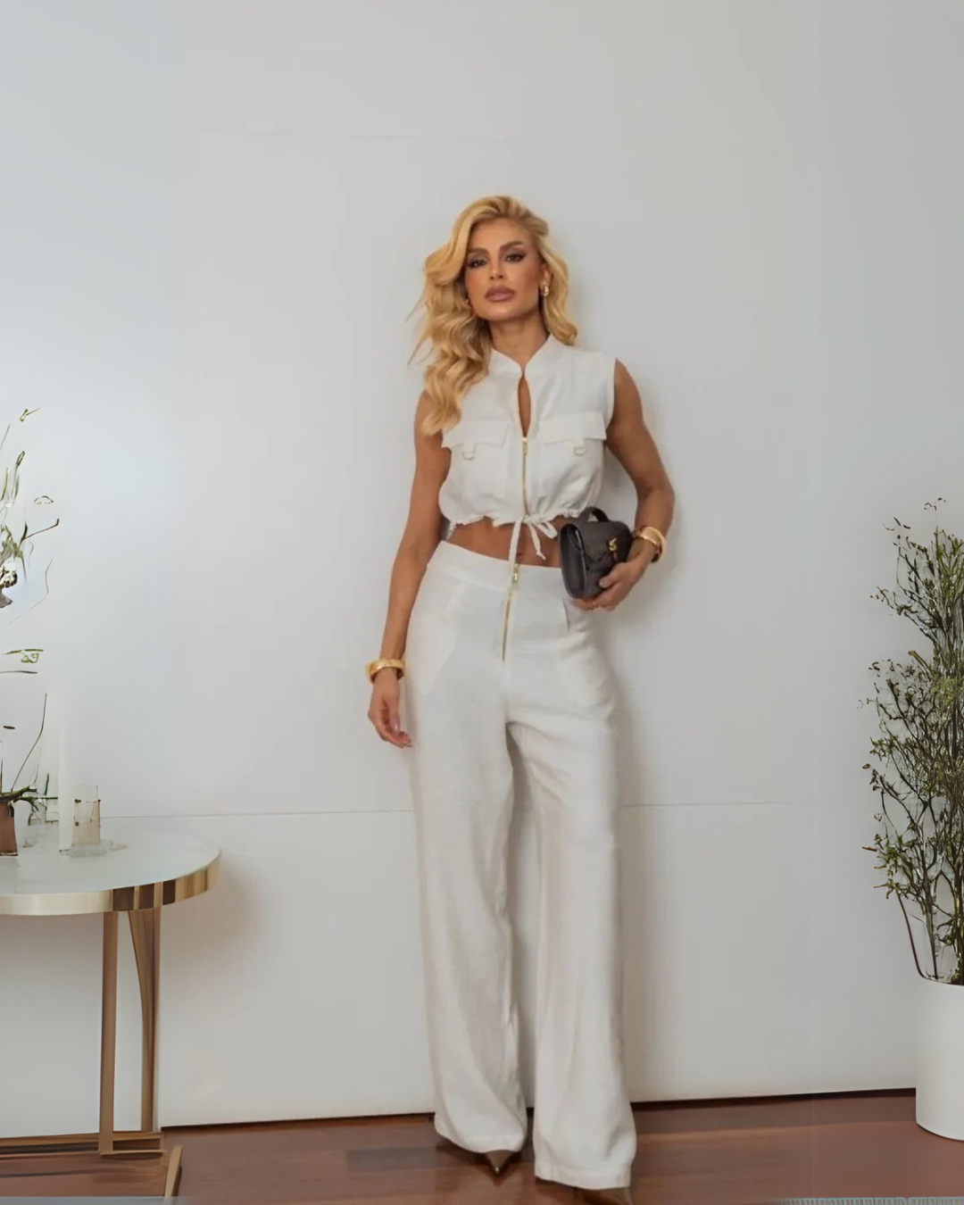 Conjunto de duas peças com colete e calças de cintura alta