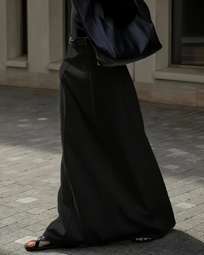 Saia comprida com cintura alta e bolsos