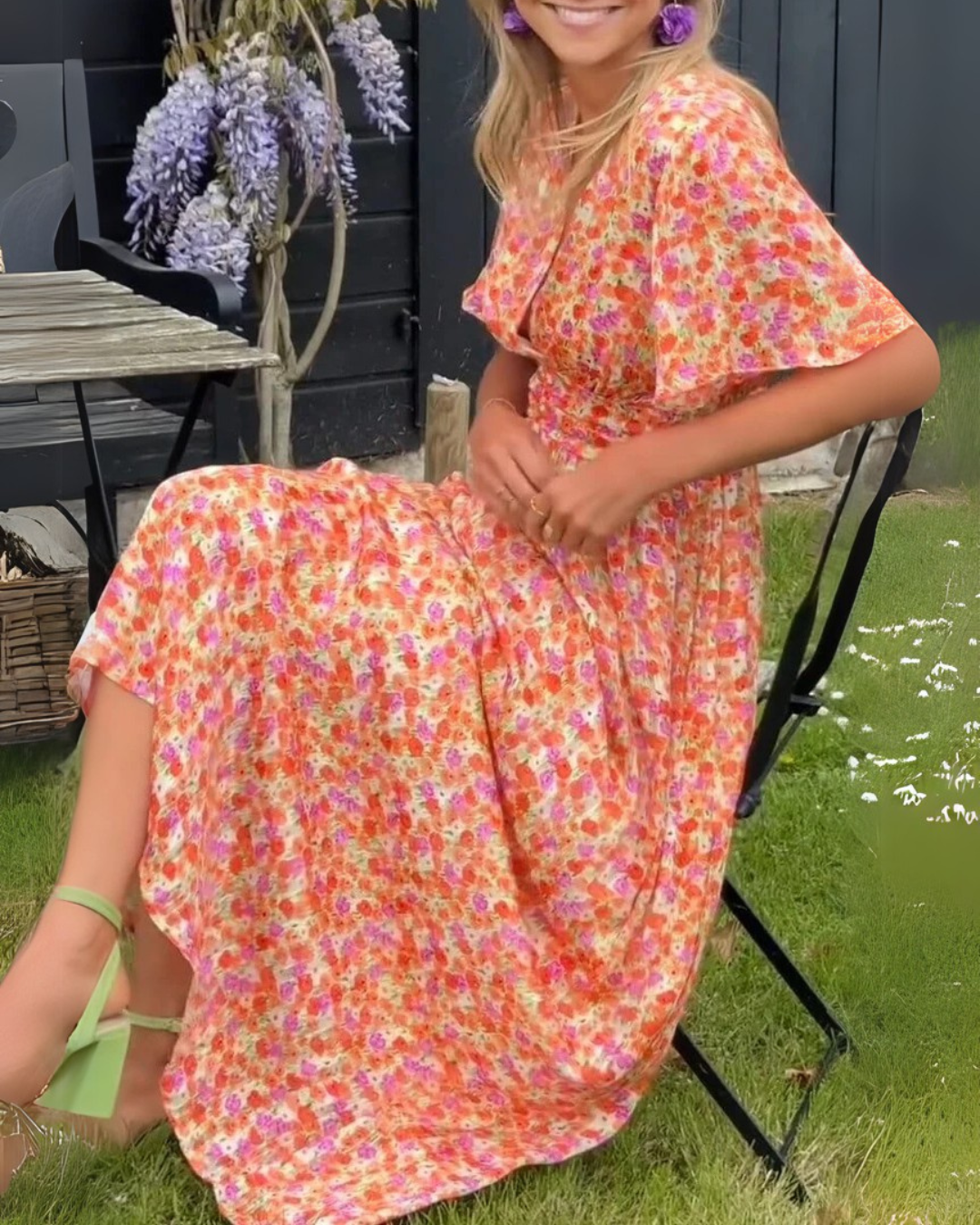 Vestido Comprido Floral com Decote em V e Cintura Franzida
