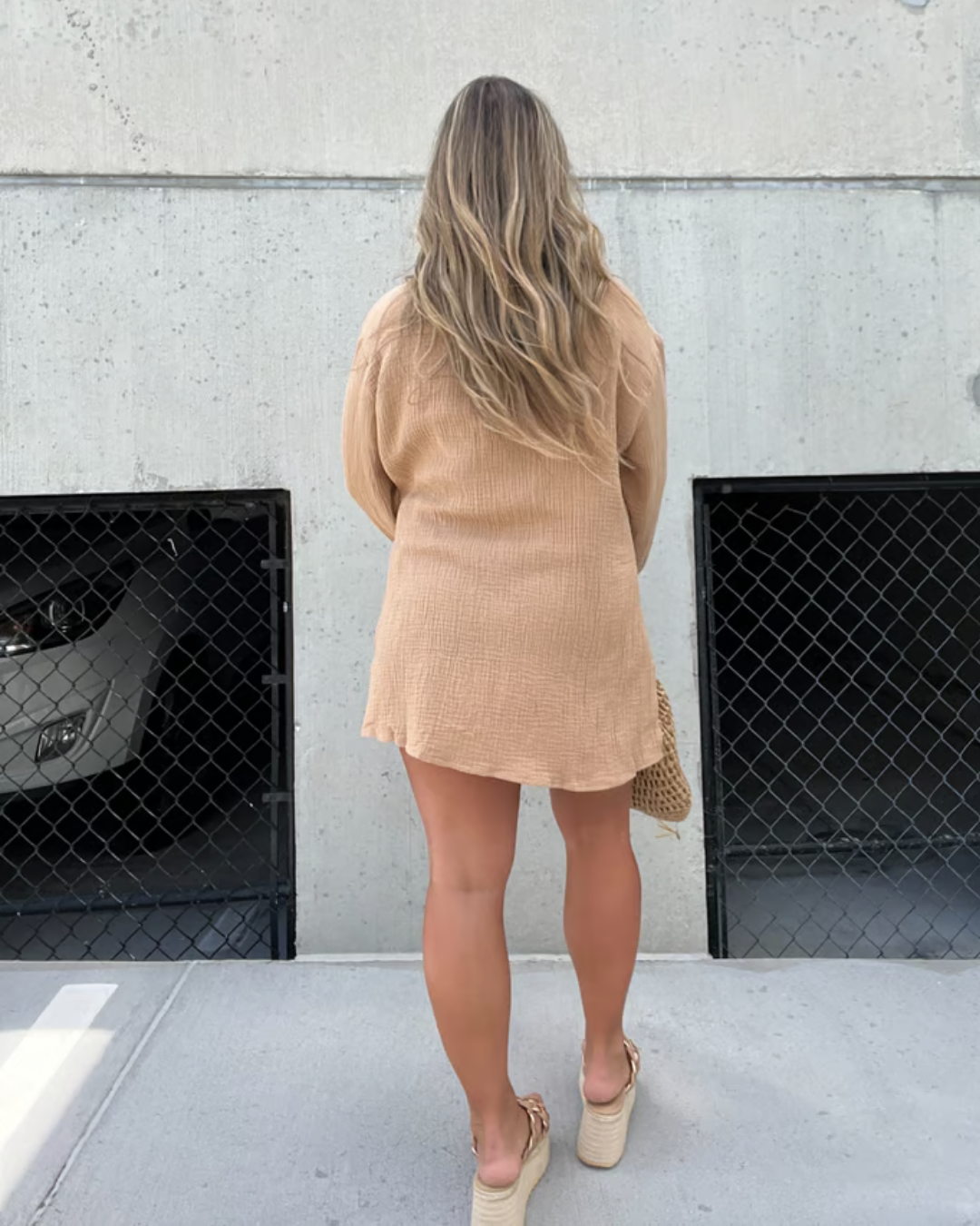 Conjunto de vestido túnica com botões à frente e shorts curtos