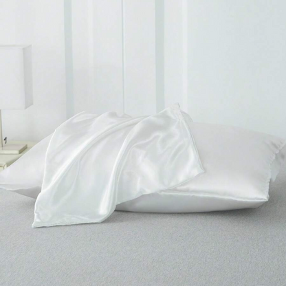 Conjunto de 2 Peças de Fronhas Macias e Suaves com Fecho de Correr Oculto. (Dimensões 50 cm de comprimento x 66 cm de largura)