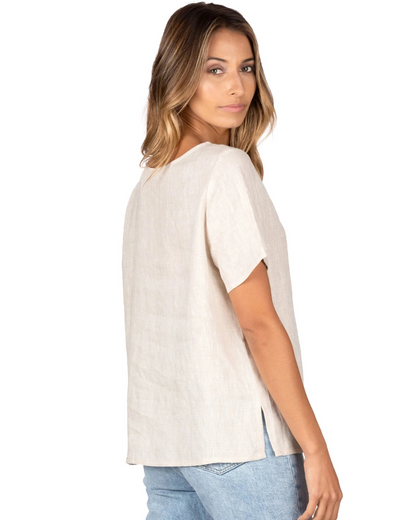 Blusa de Linho em Cor Natural com um Design Solto e Mangas Curtas