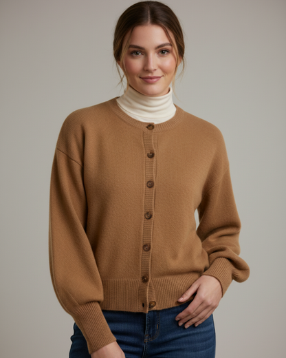 Casaco de malha com fecho de botões e corte clássico para mulher