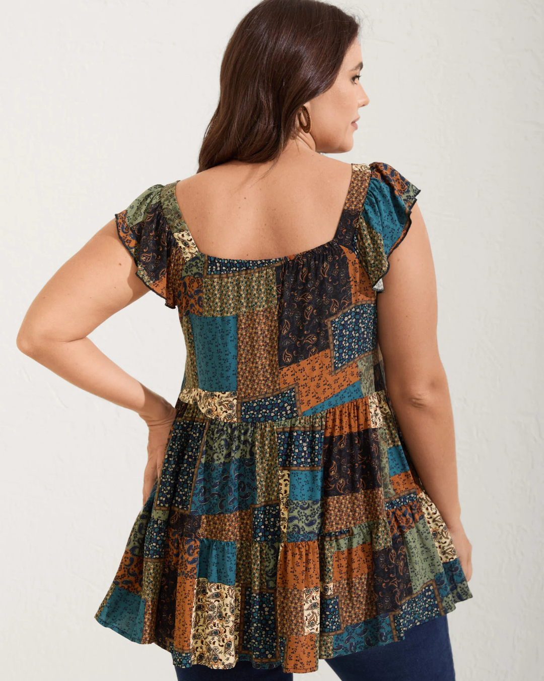 Camiseta sem mangas com camadas e estampa floral colagem