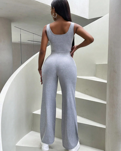 Conjunto desportivo de duas peças com camisola e calças