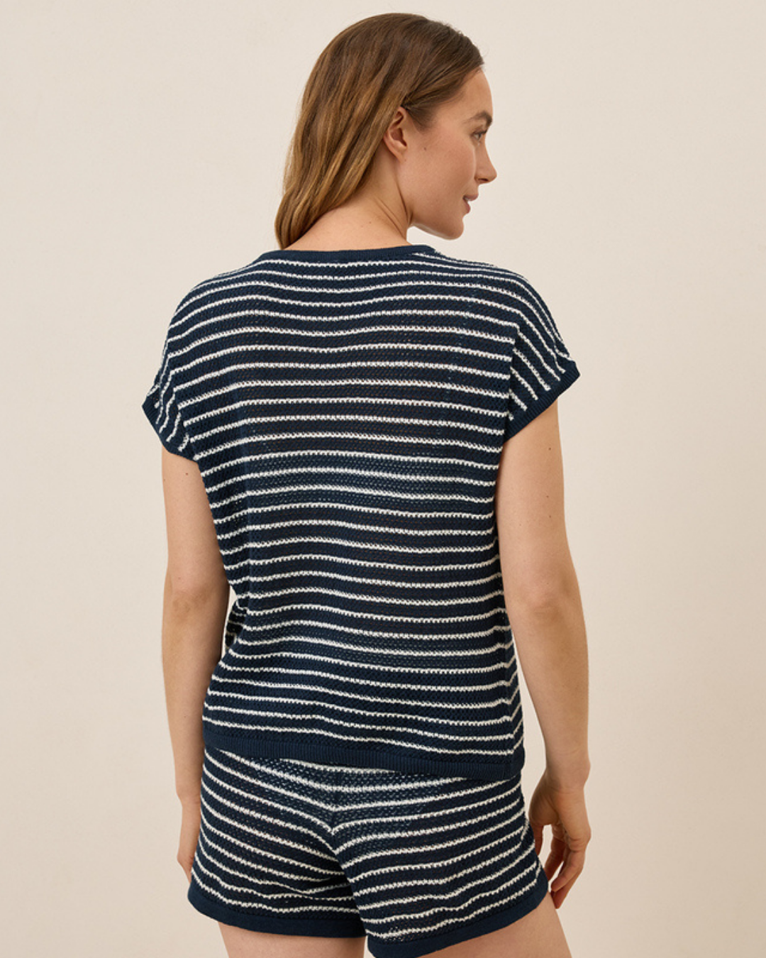 Conjunto de 2 peças de top e calções em croché