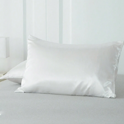 Conjunto de 2 Peças de Fronhas Macias e Suaves com Fecho de Correr Oculto. (Dimensões 50 cm de comprimento x 66 cm de largura)