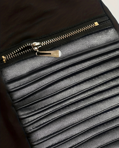 Leggings com Efeito de Pele com Pormenores Acolchoados e Fechos Decorativos