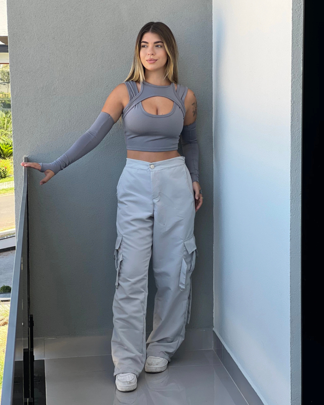 Calças com estilo casual e bolsos laterais