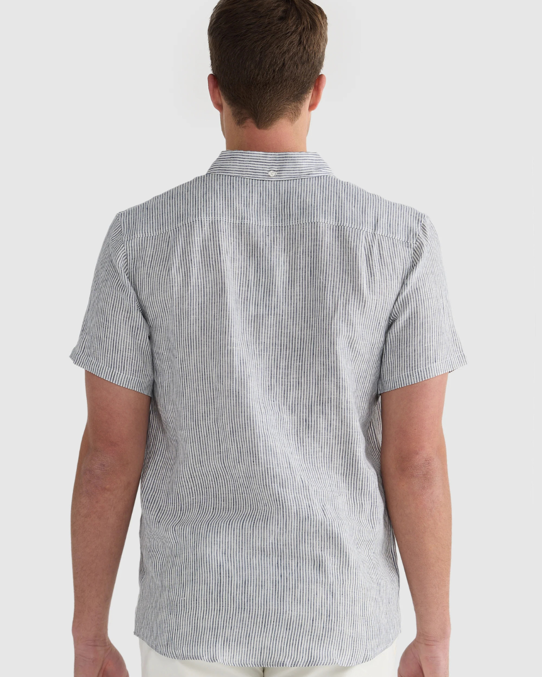 Camisa de Linho com Riscas Finas para Homem