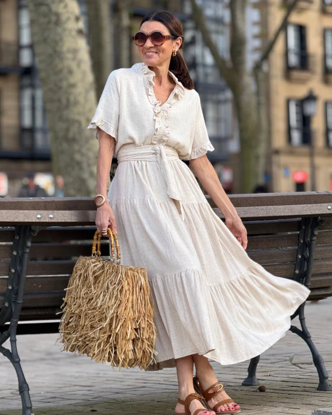 Vestido longo de linho, com ajuste no meio