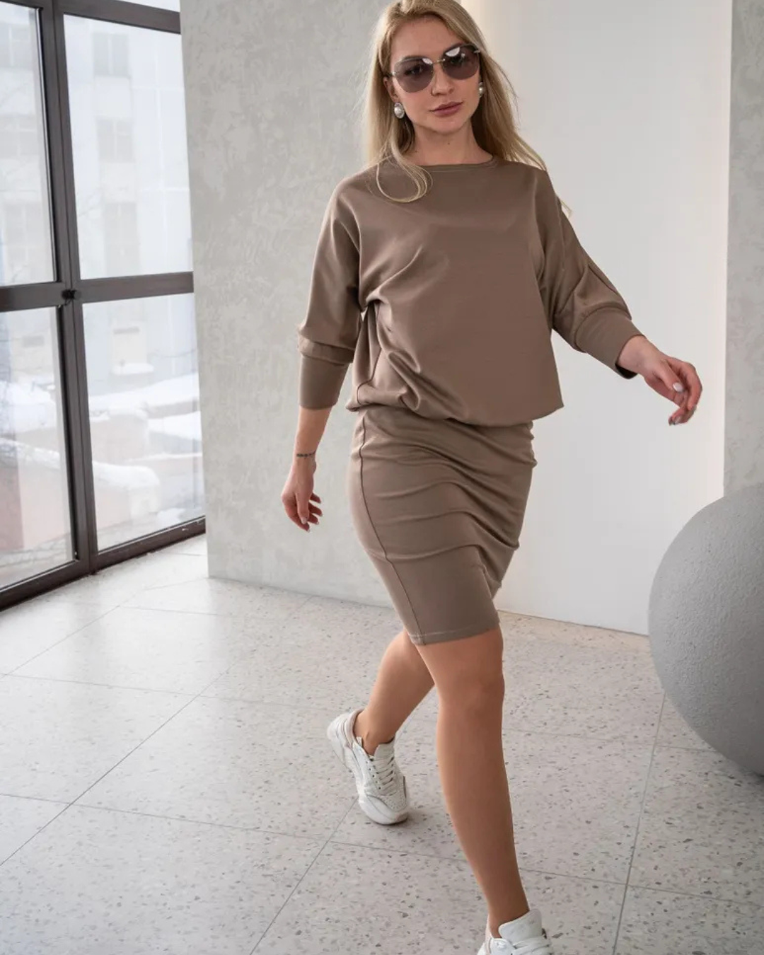 Vestido de manga comprida com saia justa para mulheres