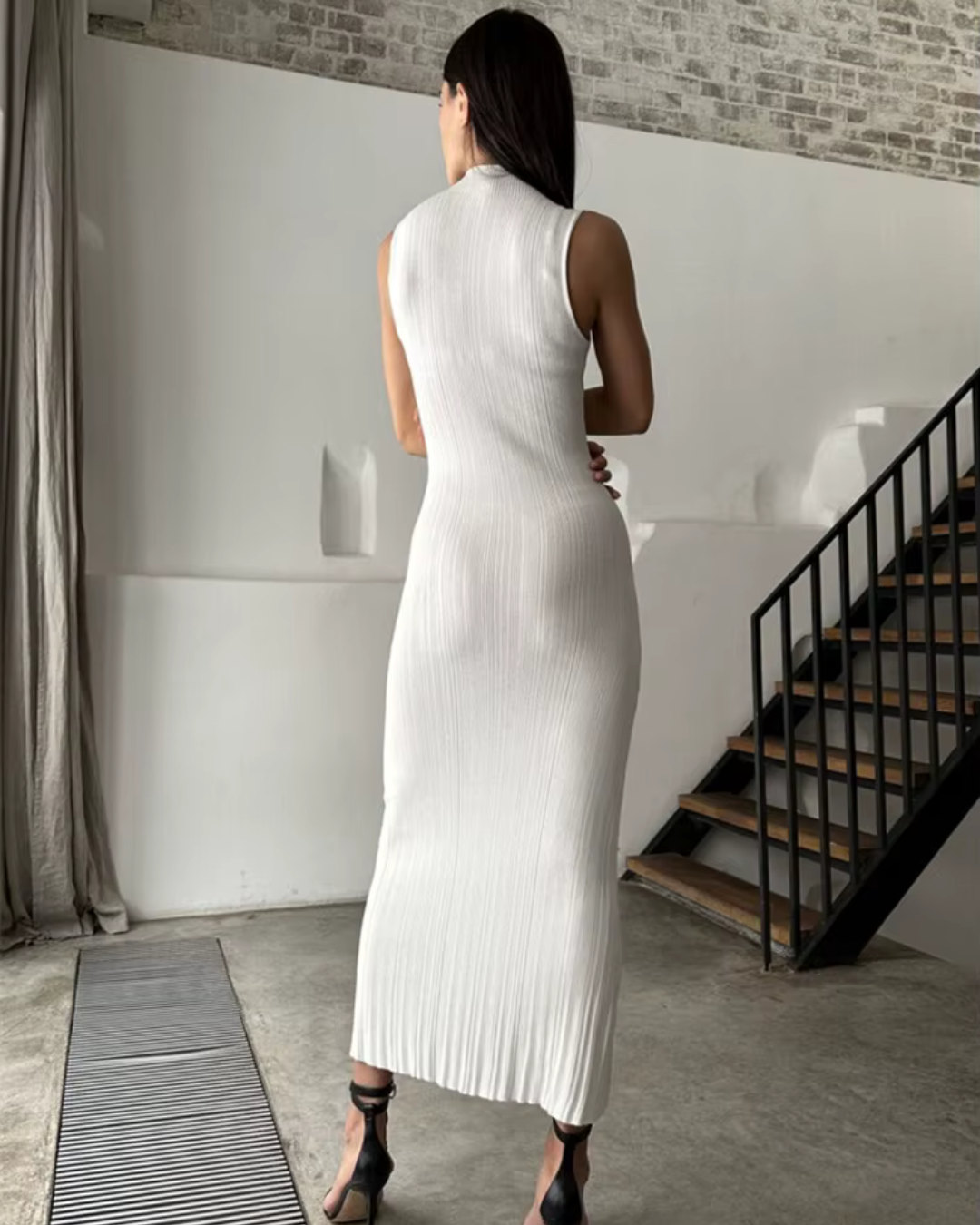 Vestido Elegante de Gola Alta