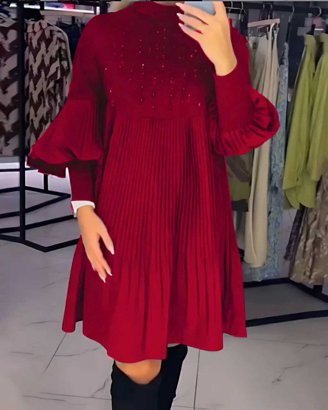 Vestido com mangas farol e gola alta para mulher