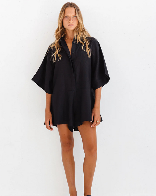 Macacão de Linho com Mangas Largas e Design Solto para um Estilo Fresco e Elegante