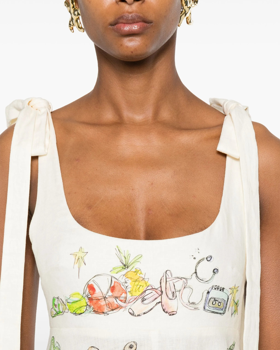 Vestido comprido com folhos e pormenor de laço com estampado de ballet