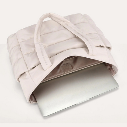 Bolsa Grande acolchoada com pegas longas e design minimalista