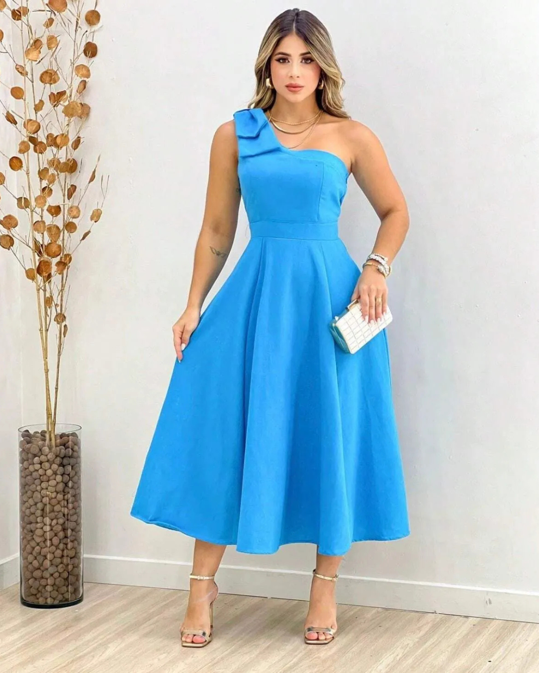 Vestido casual com decote elegante