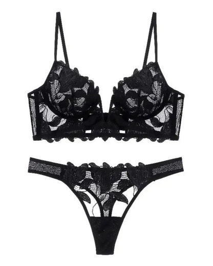 Conjunto de Lingerie em Renda Floral com Sutiã de Copa Estruturada e Tanga a Combinar