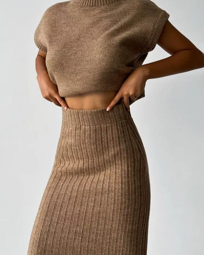 Conjunto de top sem mangas e saia longa justa para mulher