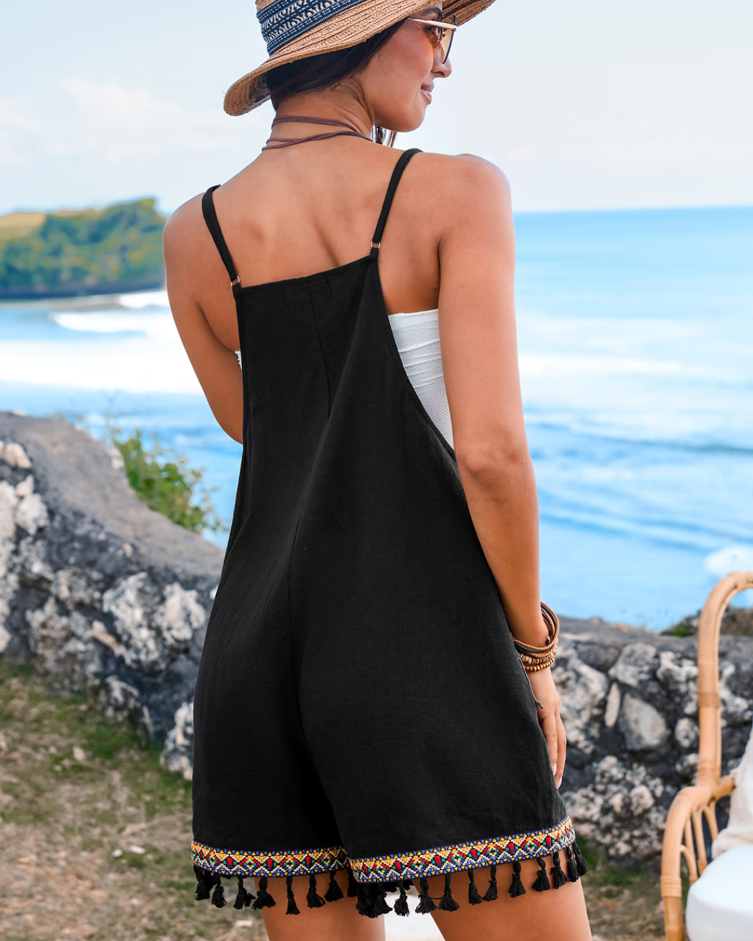 Macacão curto estilo short para mulher com alças finas