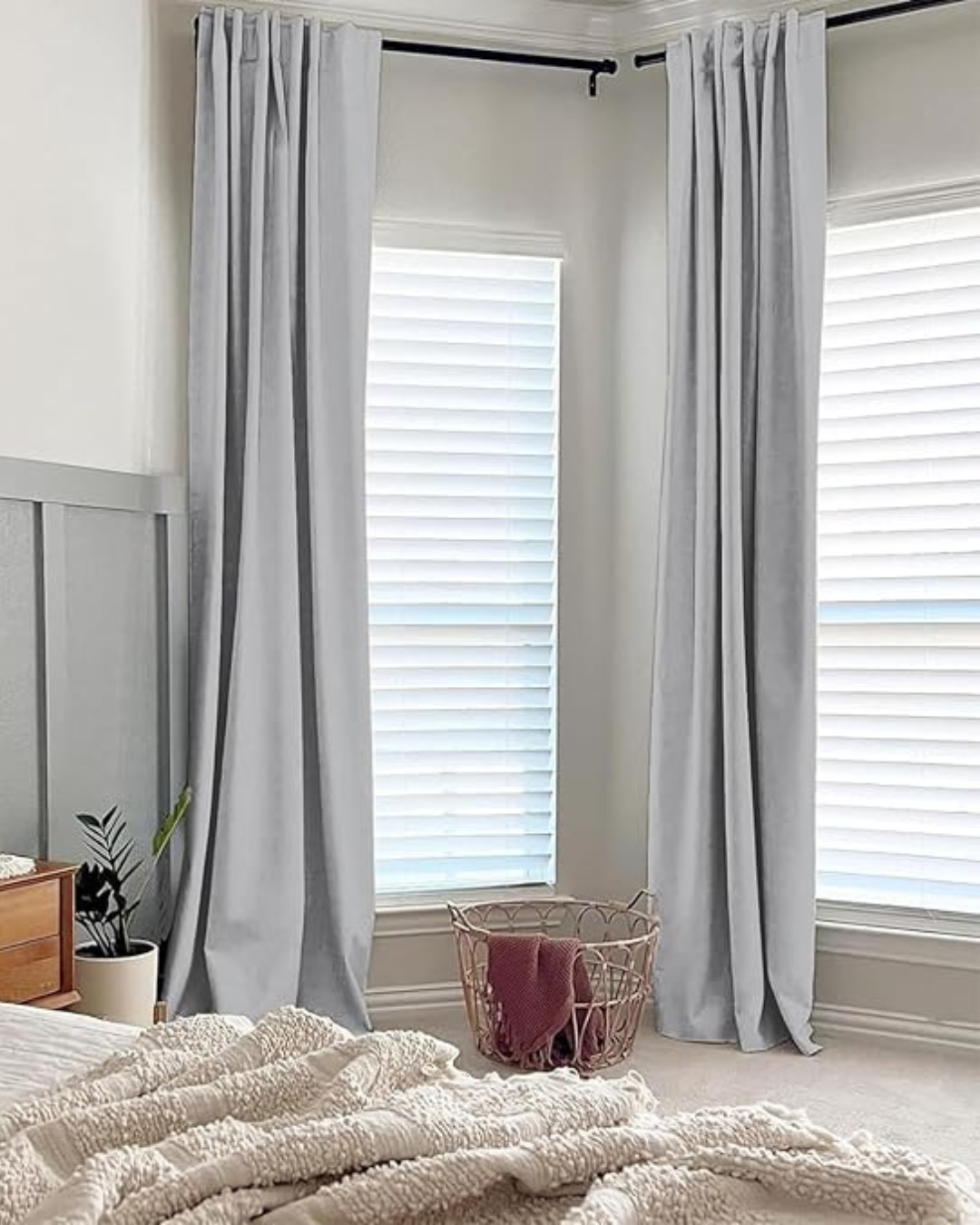 Cortina Dupla de Camada com Bloqueio de Luz (Dimensões 213 cm de comprimento x 132 cm de largura)