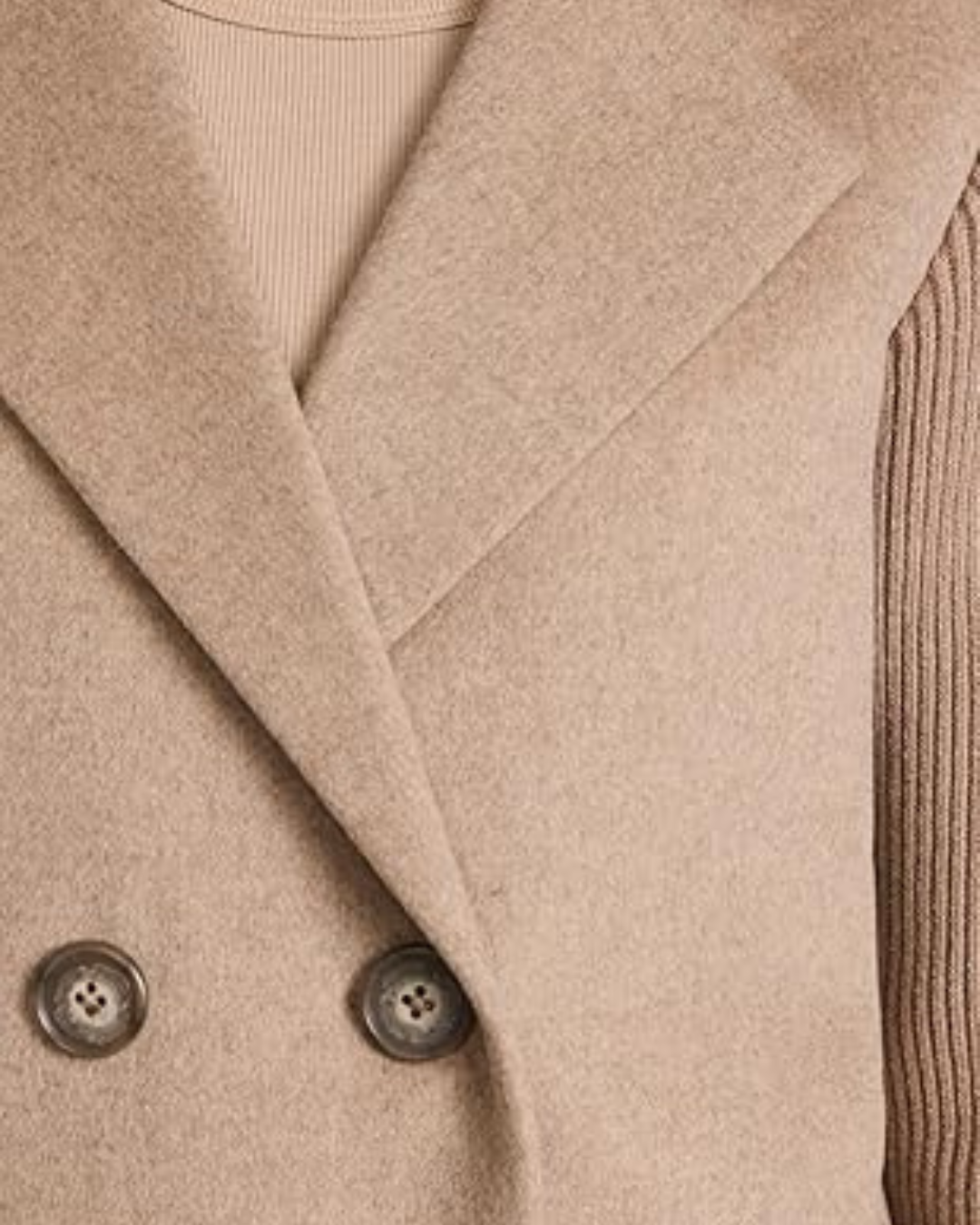 Casaco Casual de Mulher com Lapela, Botões e Mangas Combinadas, com Bolsos Laterais