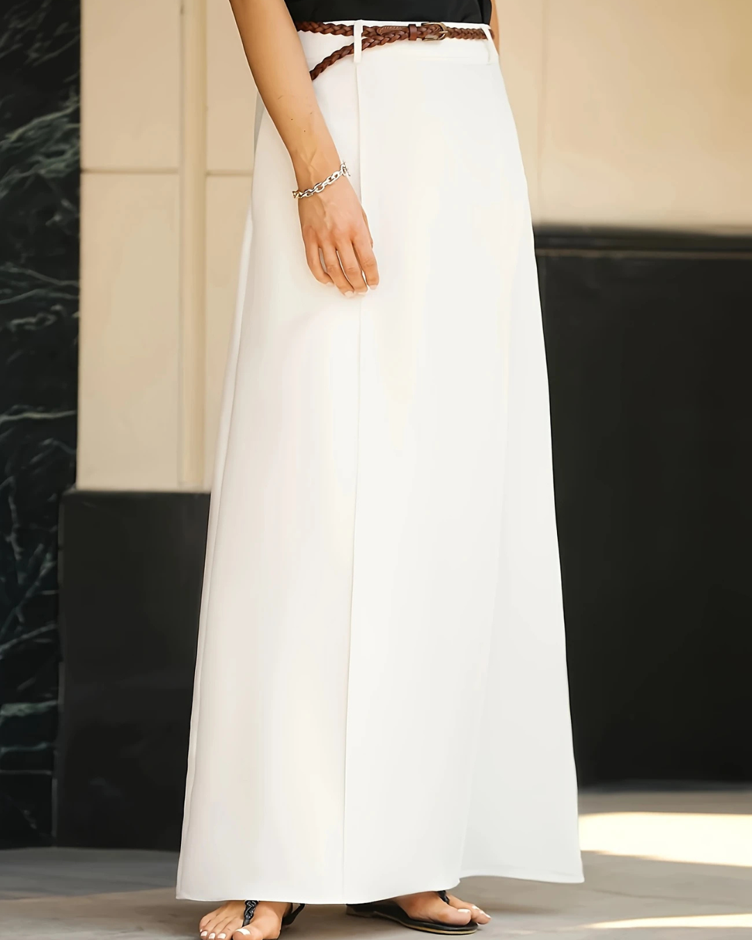 Saia comprida com cintura alta e bolsos