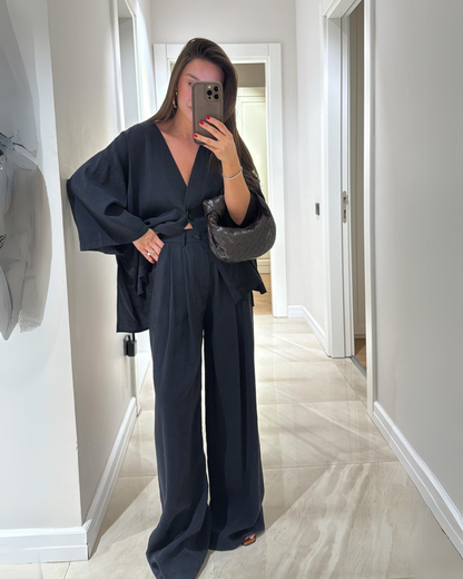 Conjunto Casual de Duas Peças com Gola em V e Calças