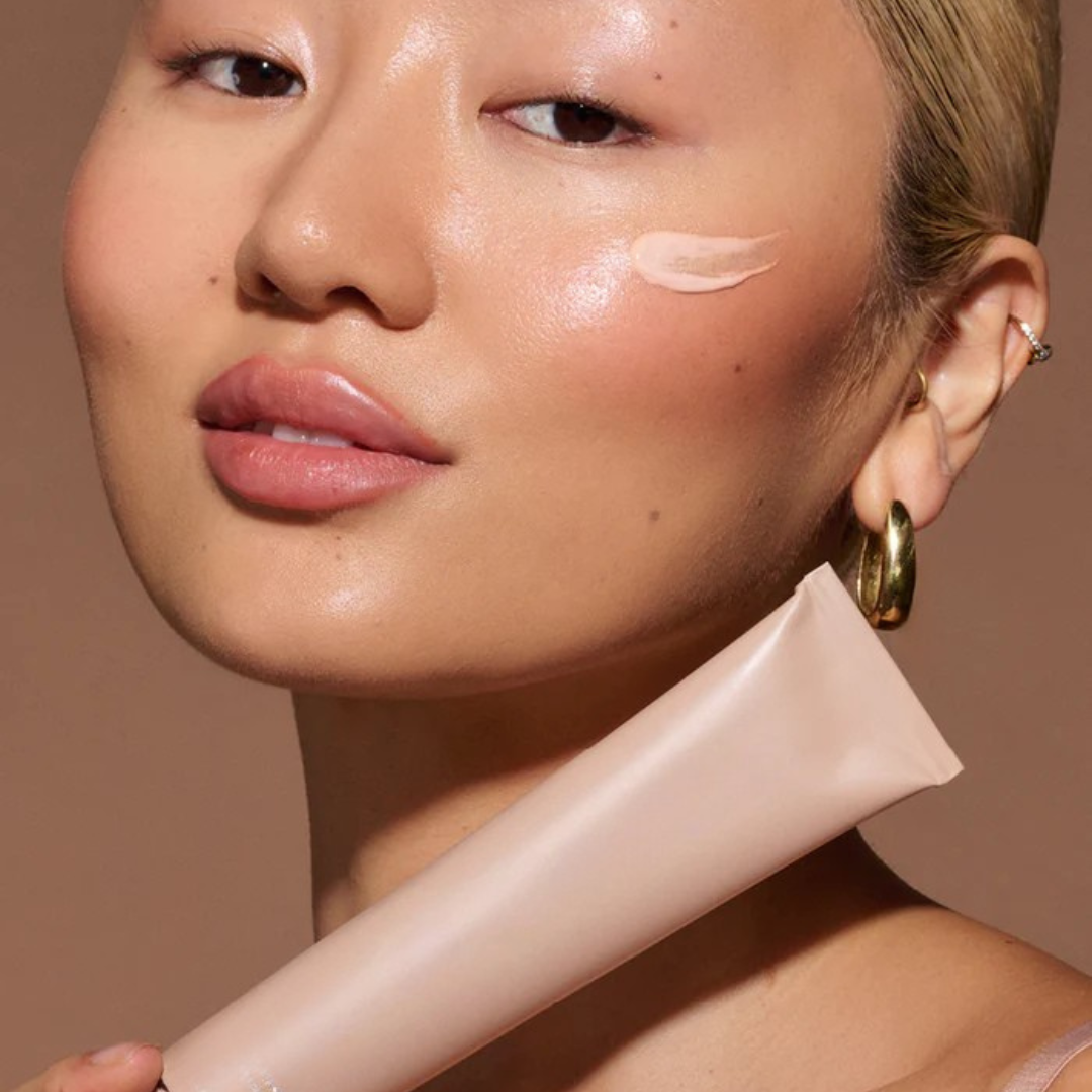 Natural Coverage Liquid Foundation Uniformiza o Tom e Realça a sua Beleza (OFERTA 2X1)