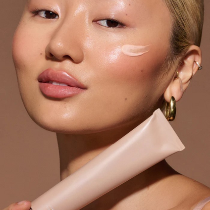 Natural Coverage Liquid Foundation Uniformiza o Tom e Realça a sua Beleza (OFERTA 2X1)